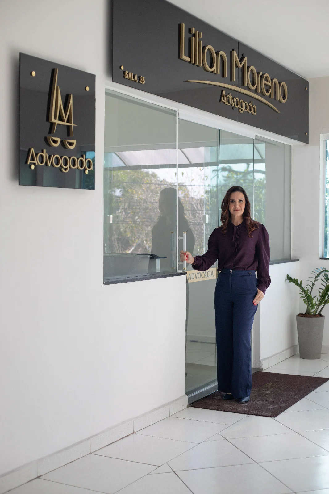 Entrada do escritório de Lilian Moreno Advocacia, em Peruíbe